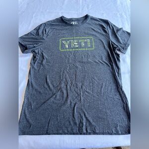 YETI Women’s Charcoal Tee with Camo Yeti Logo Size Large